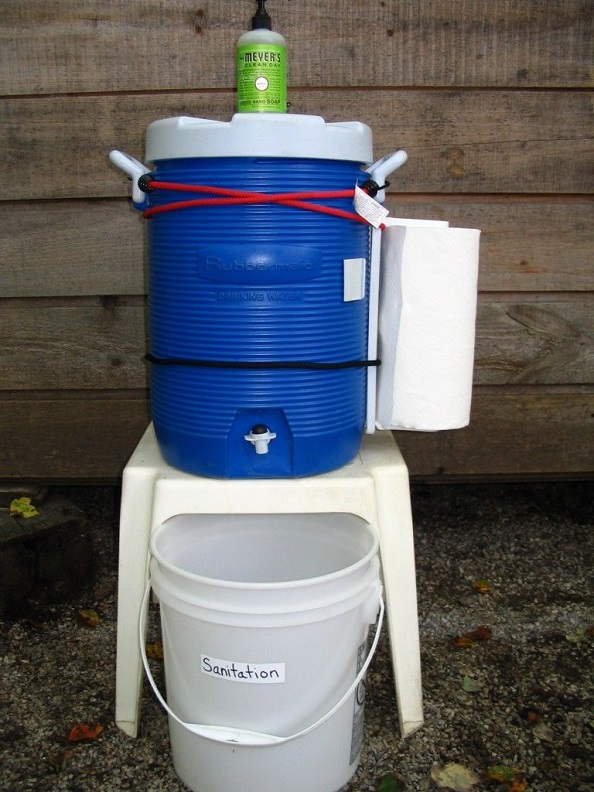 5-gallon bucket and Covered thermal insulated container hand wash station